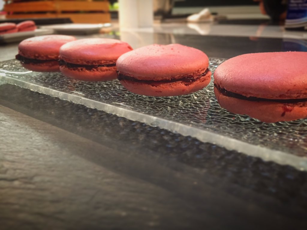 sansbruler's tweet photo. Macarons! https://t.co/CZg3LojUuZ