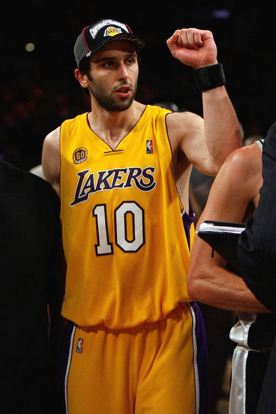 Happy 35th Birthday to former Laker Vladimir Radmanovic!  