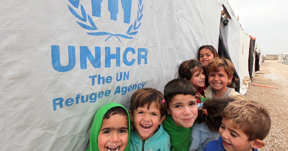 HuffPostPol's tweet photo. How to talk to your crazy uncle at Thanksgiving about Syrian refugees https://t.co/w2E1ILVMY8 https://t.co/6DcLV6OHkn