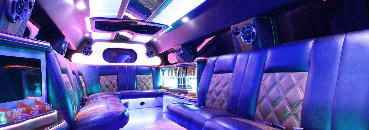 VLSLimo's tweet image. Enjoy your time in Vegas with one of our luxurious limos. Call (702) 252-7212 #vegas #vegasbaby #vegas2015 #vegass