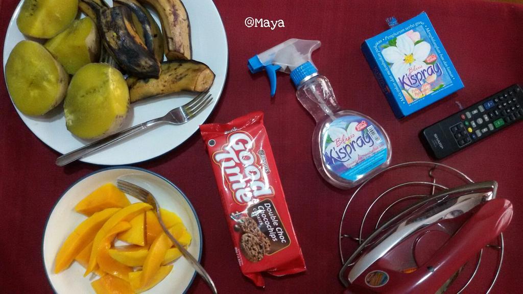Maya_IW's tweet photo. Siap-siap bertempur dgn segunung seltikaan. Antara cemilan dan celtikaan yg pokus biasana cemilannya https://t.co/v51jD3c4x8