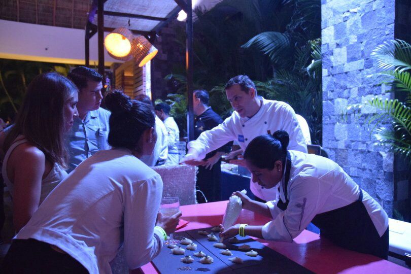 cafedeartistes's tweet photo. Gran noche en el Gourmet Village! #FGI21 #FestivalGourmetInternational https://t.co/mTndZF1r6R