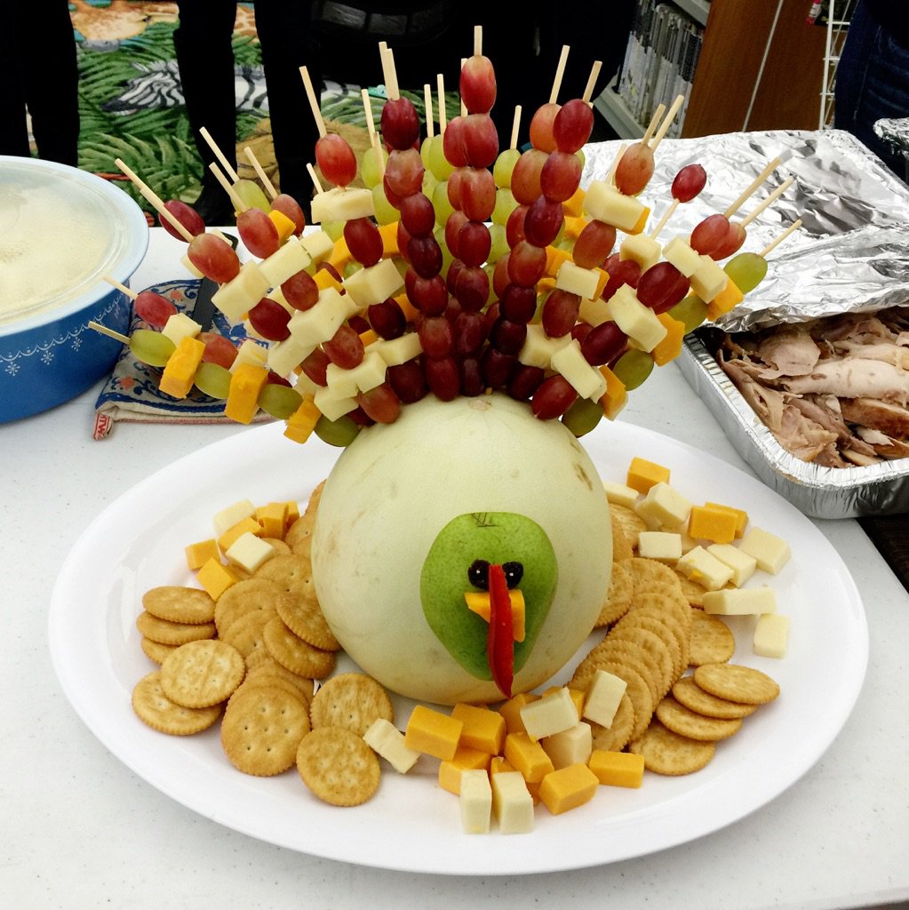 aliciaduell's tweet photo. Got to see a pretty cool Thanksgiving feast today @Hammerschmidt44. So much to be thankful for #WeAre44 https://t.co/BCkv3zseC0