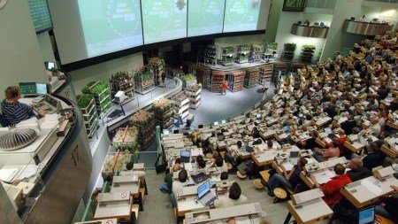FloraHolland's tweet photo. Export bloemen en planten groeit verder @NOS @VGBBloemenPlant 
  https://t.co/LDHgh75Sb1 https://t.co/nAfE8fj6bo