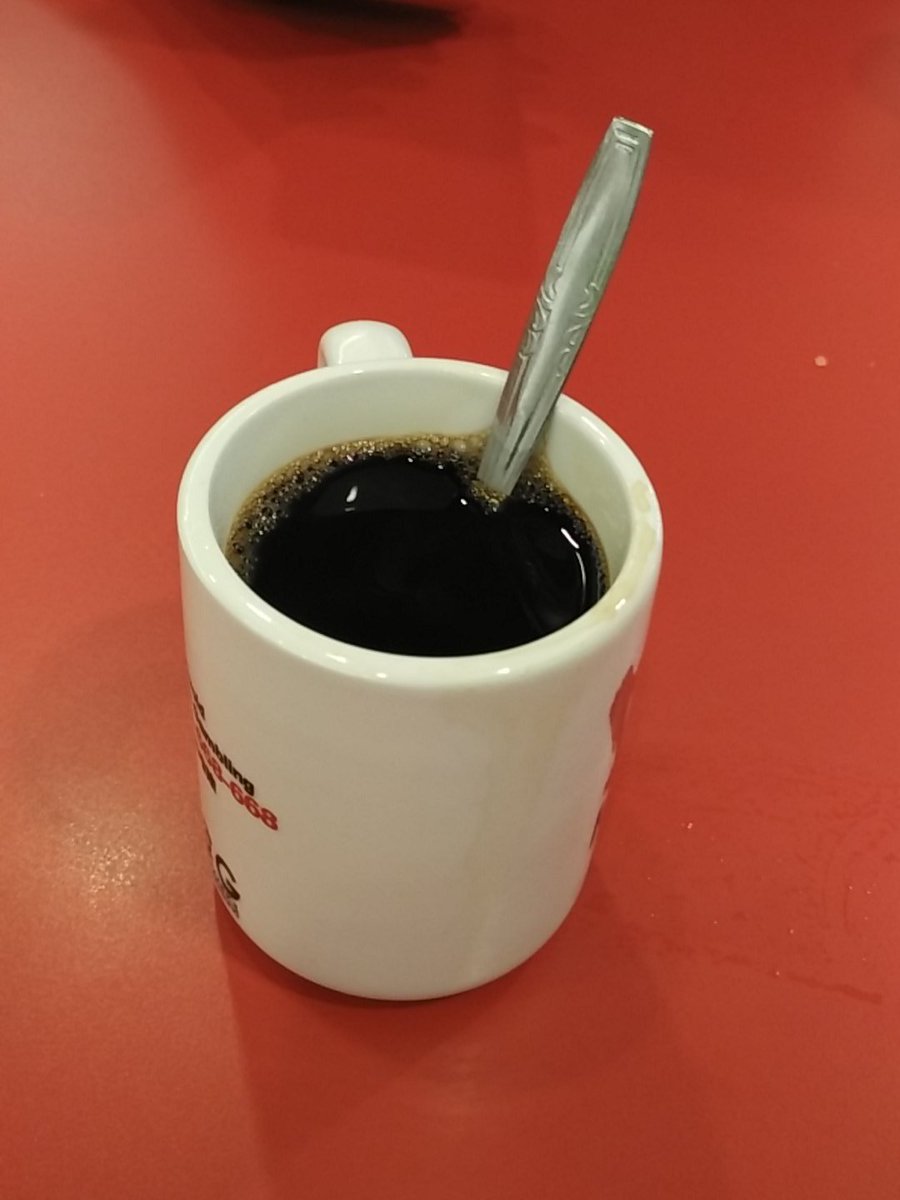 ZYanxin's tweet photo. Where to find a $0.40 coffee nowadays? 😚 https://t.co/cbE9WSK9n7