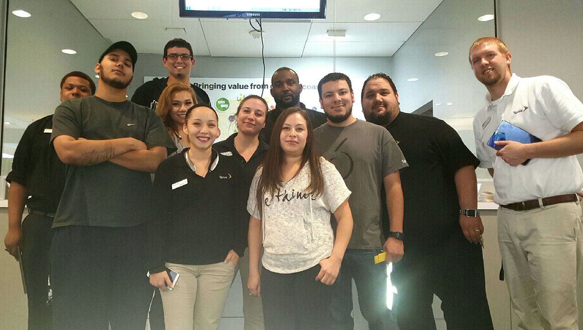 SprintSM0412's tweet photo. Store 412 Ready to make some sales!!!!@LouGranberry @Bobnlikesthis @marceloclaure @SprintCentral https://t.co/4SaU705XPO