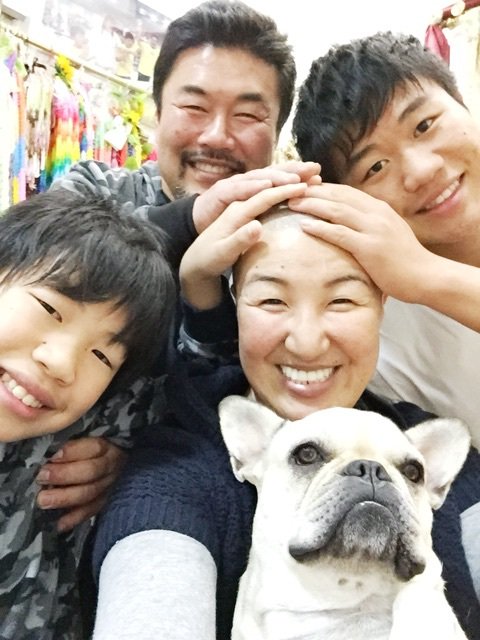 Ameba Topics בטוויטר 北斗晶が坊主頭に 覚悟決めた 北斗晶さんが 抗癌剤治療で髪 が抜け始めたことを告白 自らの意志で 坊主頭にした写真を公開しました 北斗晶 T Co 0y6aiwghjs T Co N5sopx9i7w Ameba Topics בטוויטר 北斗晶が坊主頭に 覚悟決めた 北斗晶さんが 抗癌剤治療で髪 が抜け始めたことを告白 自らの意志で 坊主頭にした写真を公開しました 北斗晶 T Co 0y6aiwghjs T Co N5sopx9i7w
