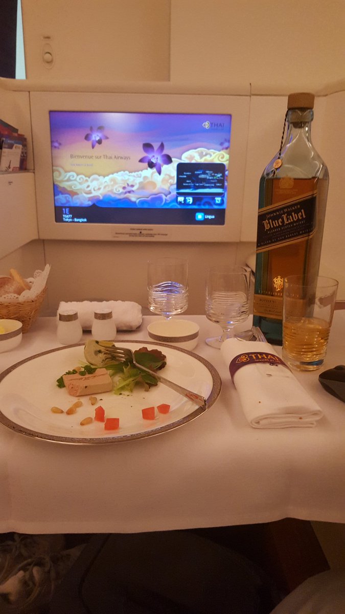 lildavedave's tweet photo. #firstclass #ioffc #ionlyflyfirstclass #A380 https://t.co/PhAMO58yQj