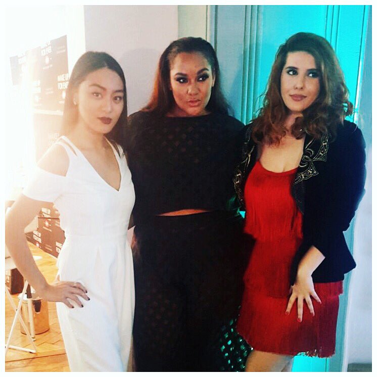 pixiecosmina's tweet image. Lovely night with these beautiful ladies❤️ #CosmoBlogAwards @Oloni @loveleysbeauty @GraceFVictory @lilmissplumful