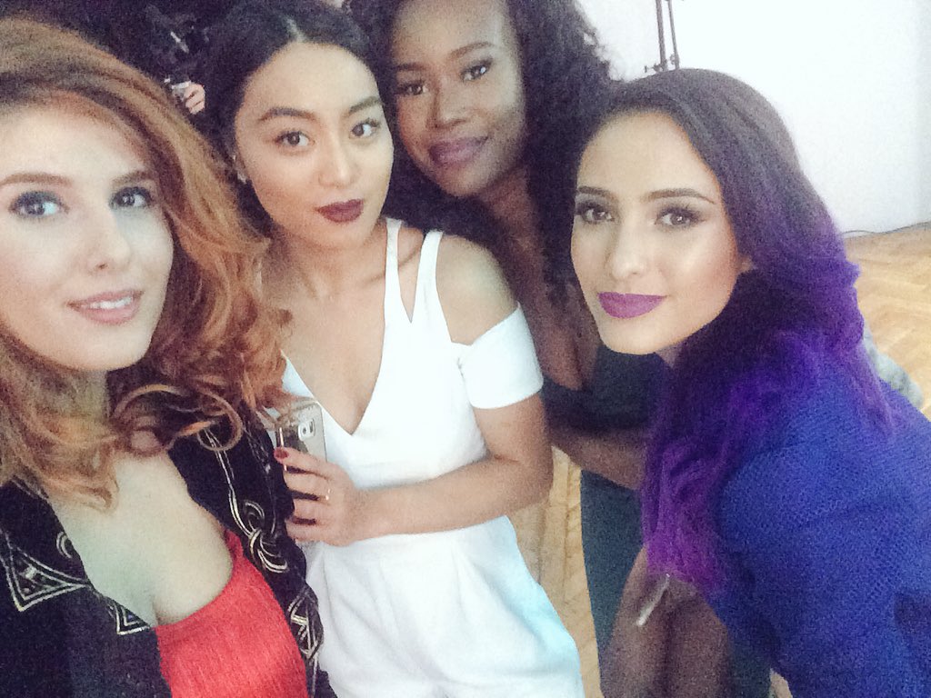 pixiecosmina's tweet image. Lovely night with these beautiful ladies❤️ #CosmoBlogAwards @Oloni @loveleysbeauty @GraceFVictory @lilmissplumful