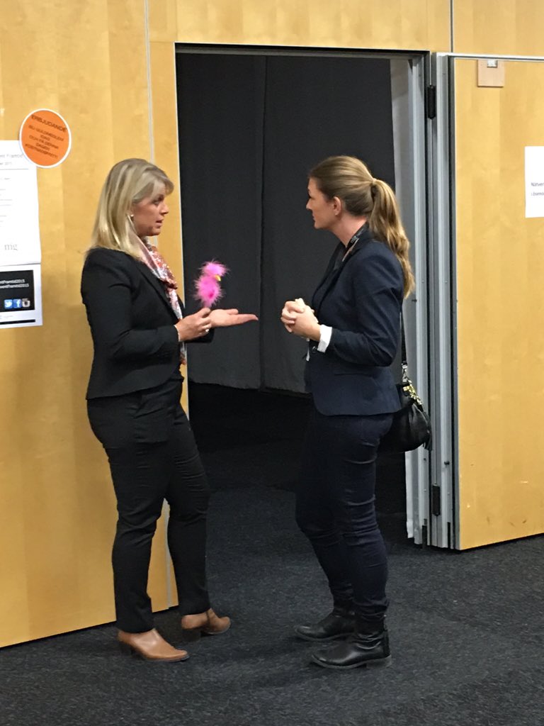 ANithander's tweet photo. På #konventframtid @mig och inspireras av Lisa Ekström som är proffs på service! Jag fick några specialråd, tack! https://t.co/YxydKc023n