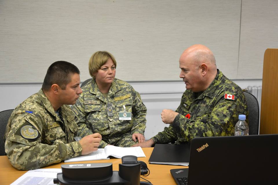 GeneralStaffUA's tweet image. Військові ЛитПолУкрбриг разом із @CanadianArmy відпрацьовують злагодженість дій #MapleArch: on.fb.me/1PQIqc2