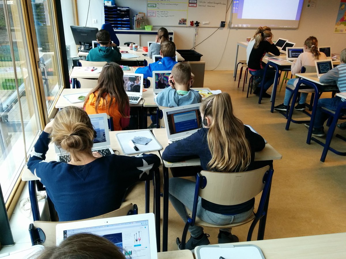 Gr8a van <a href="/obsdubbeldam/">obs Dubbeldam</a> druk bezig met oplossen Mediamissies <a href="/Mediawijzer/">Netwerk Mediawijsheid</a>