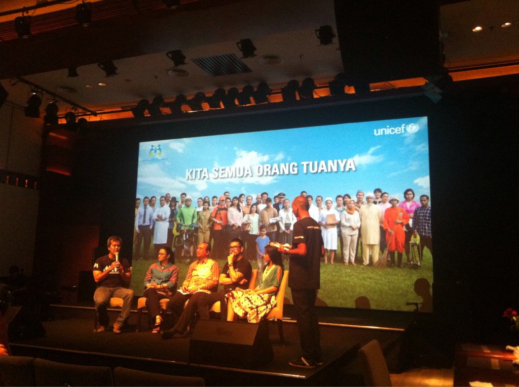 "Jgn hanya daftar sbg #PelindungAnak, tapi jg berperan aktif mengurangi kekerasan anak" - Pak Ali <a href="/UNICEFIndonesia/">UNICEF Indonesia</a>
