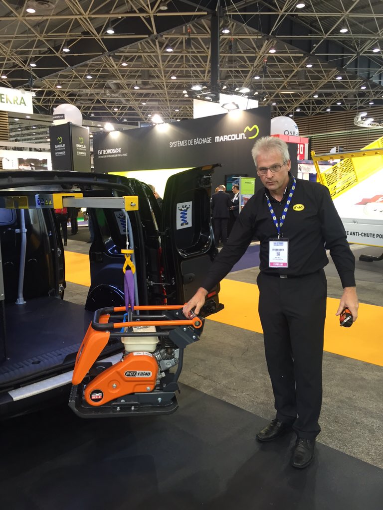 Système ingénieux de chargement intégré pour VUL du Hollandais MAD. Capacité d'emport 230 kg, poids de - de 100 kg.