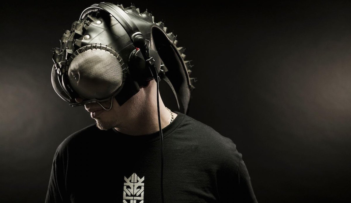 DrumPlanetGRX's tweet photo. Escuchamos: MAZTEK exlusive STAR WARZ '20 Yrs Of RENEGADE HARDWARE' MIX. https://t.co/iBpcb7anWH https://t.co/g4iWhy25zF