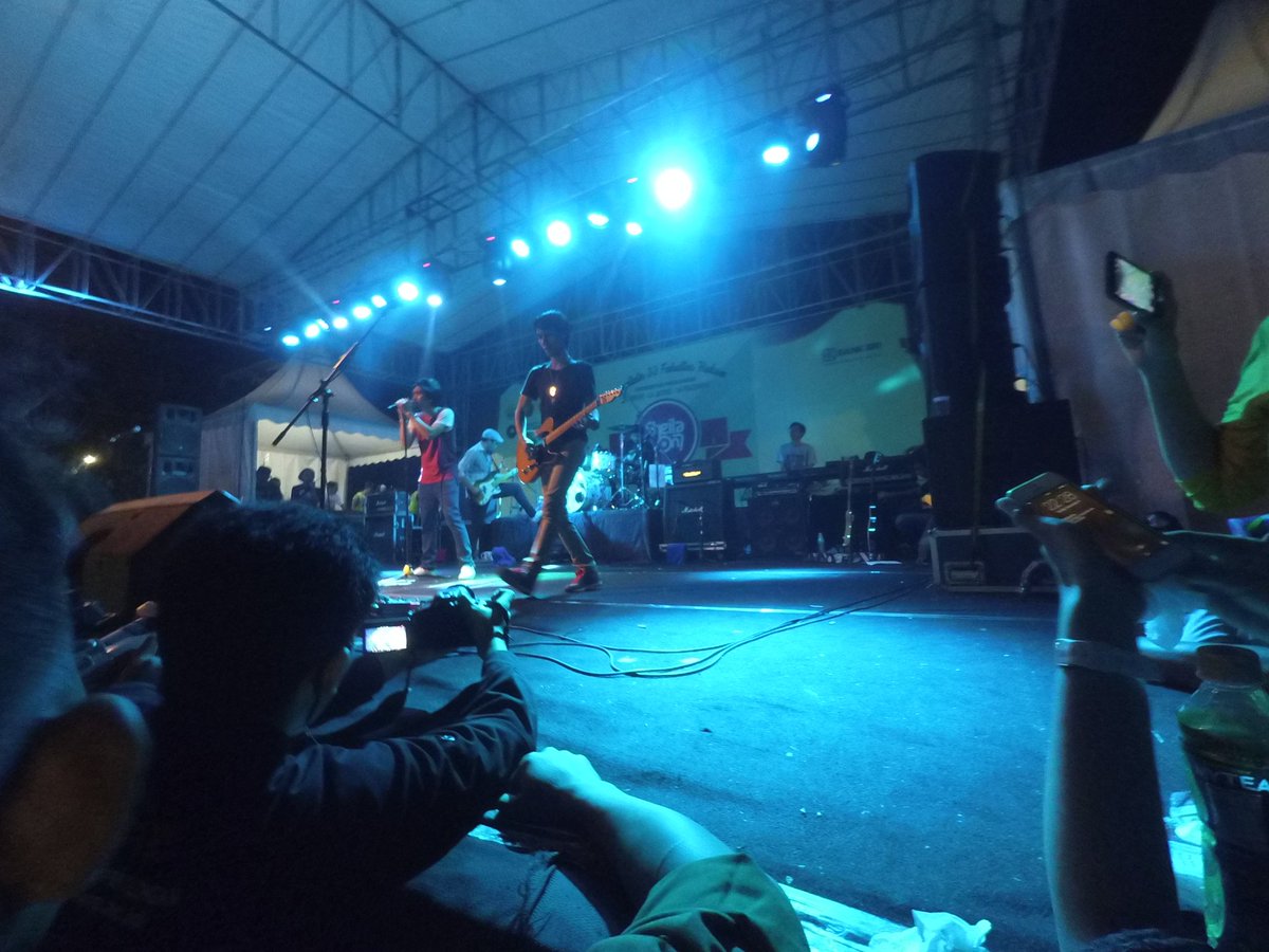 SGPekalongan's tweet photo. #latepost disnat @FhUnikal , @sheilaon7 https://t.co/d3fh8URyVA