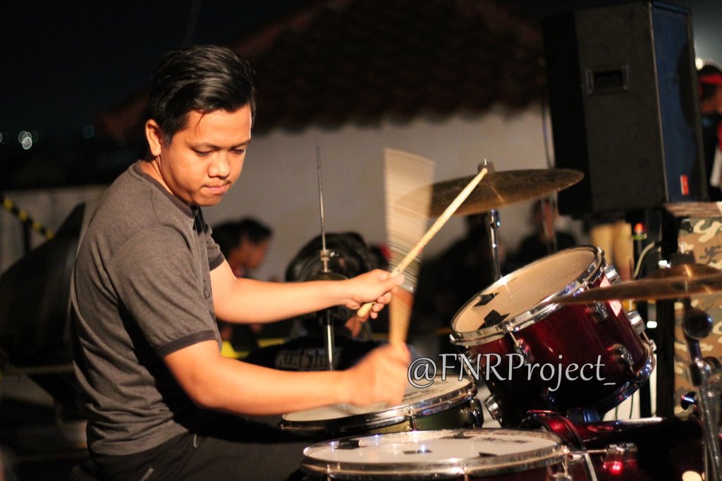 @monkey_couple at Unfamous Rock Party 7 #LOKALAKSI