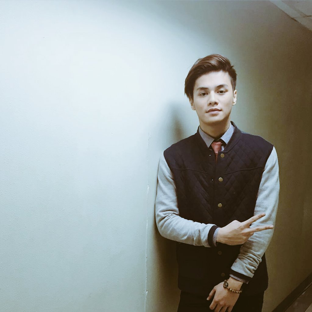 r2natics tweet picture