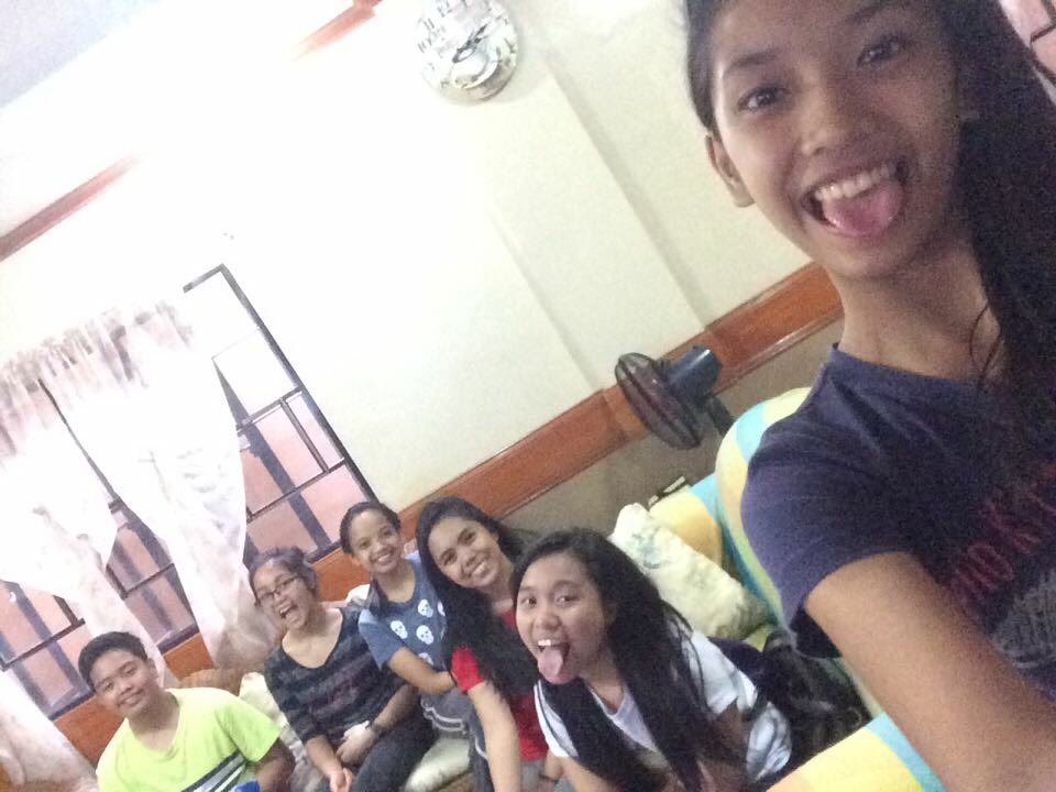 pattyyygarcia's tweet photo. #chickaz + @trishaaakyleee @EllaineJan https://t.co/lT5GE3yJv3