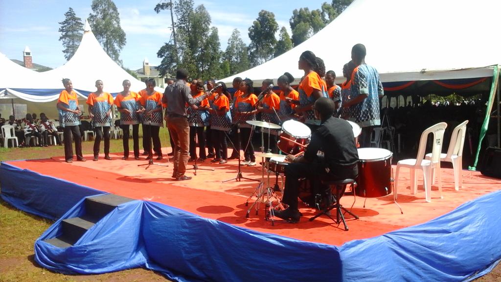 CoopVarsityKE's tweet photo. University Choir entertains the Congregation! @DiscoverJKUAT  @IndustryKE @SACCOmattersKe @KeSaccos #CUCKGraduation https://t.co/hAV8axCTDf