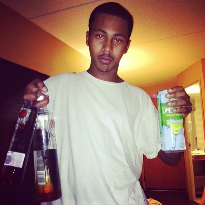 DetroitDiamond's tweet photo. Happy 21st gday to my boss ass brother . https://t.co/XIolmDyAV3