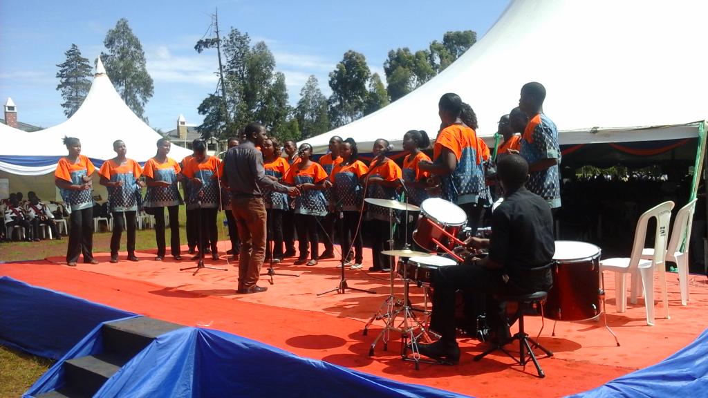 CoopVarsityKE's tweet photo. University Choir entertains the Congregation! @DiscoverJKUAT  @IndustryKE @SACCOmattersKe @KeSaccos #CUCKGraduation https://t.co/hAV8axCTDf