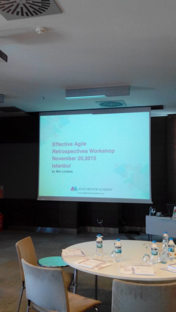 MentorAgile's tweet photo. Let's start our Agile Retrospective Workshop #retroworkshop with 'Ben Linders' @BenLinders https://t.co/PSUpmd9AmT