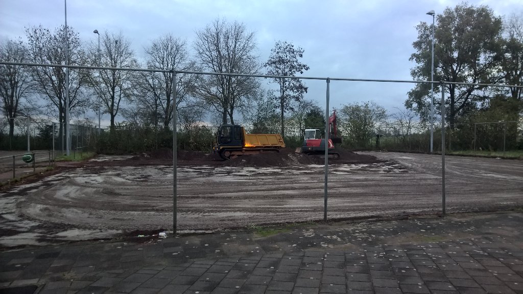 DeEemslag's tweet photo. Renovatie nu vier dagen onderweg https://t.co/pphpr4iPWa