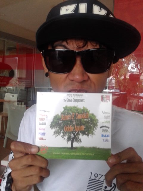 Hari ini <a href="/monkeybootsjkt/">Monkey Boots</a> bakal promo singgle di KFC Cempaka Putih (Taman Solo) jam 16.30 sore..mari mampir #AHOY!!!