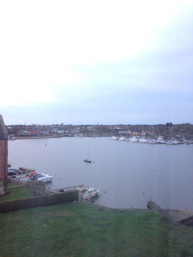 ibtc_uk's tweet photo. Happy Friday from Oulton Broad we should see the sun later 🌞⛵️#FF #norfolkrt #suffolkrt #boats #FridayFeeling https://t.co/4be74plNu3