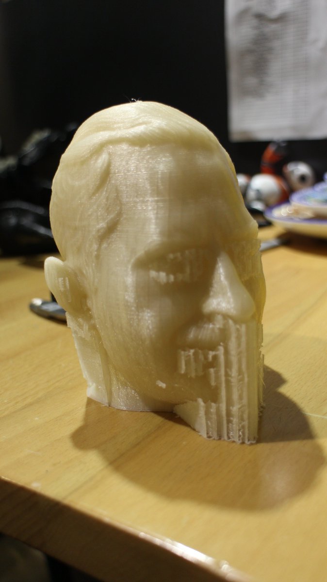 3Dortgen's tweet photo. Büstün üretiminde Ultimaker 2 Extended 3B yazıcı kullanıldı. Gövde ve kafa ayrı ayrı 100 mikron kalite ile üretildi. https://t.co/8TRU0H9Jfu