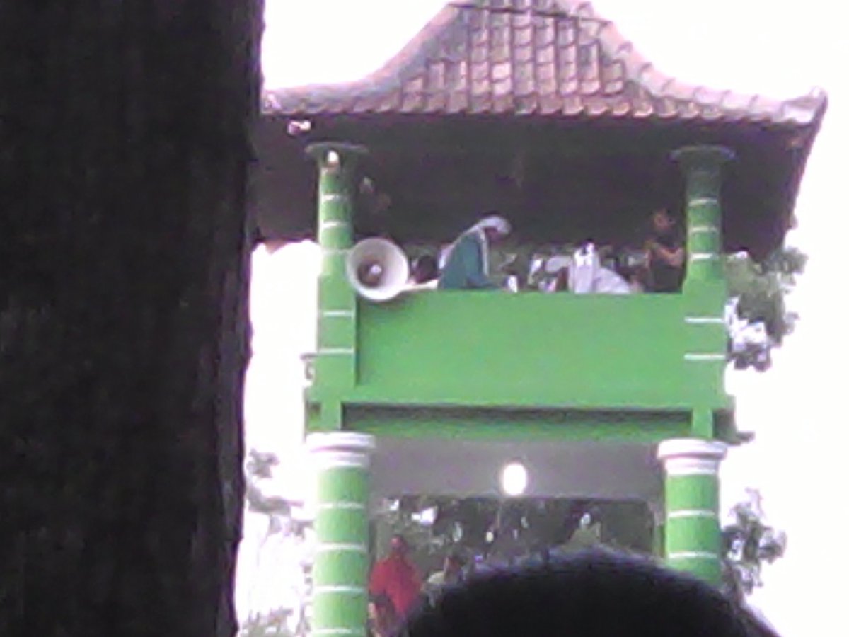 Hebohnya acara kirab Ki Ageng Wonolelo yang ditutup dengan penyebaran ribuan apem.

<a href="/kabarsleman/">Pemkab Sleman</a> <a href="/ini_ngemplak/">Ngemplak</a>