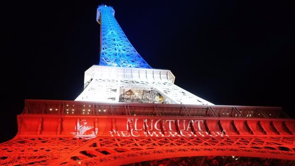 ReportageRFI's tweet photo. Paris, de l'effroi à l'esprit de résistance Un @ReportageRFI de Bruno Faure https://t.co/LRXY8EFFCL @RFI https://t.co/uzTuSVU00X