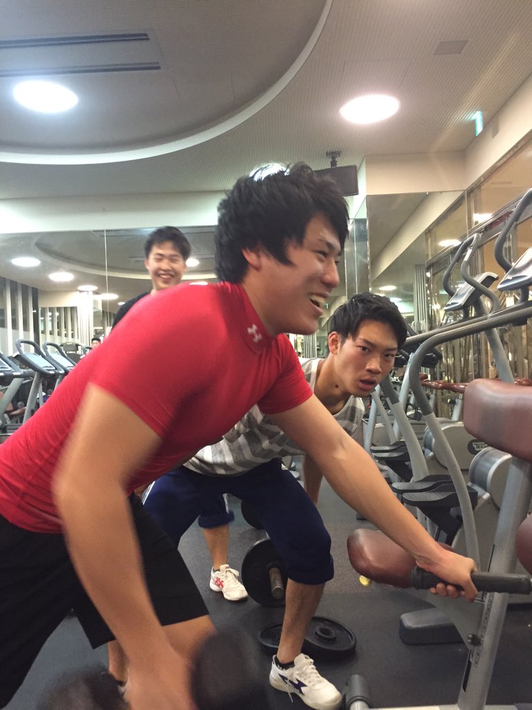 osakars's tweet photo. ST1Cの小柳くんと田島くんがトレーニング中です(*^_^*)✨
楽しみながら、トレーニングも一生懸命です！！
＃リゾスポ ＃筋トレ ＃ST1C ＃パーソナル https://t.co/risRx6g6OC