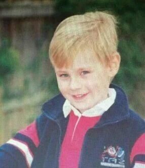 5SOSHeroesInfo's tweet photo. #HappyBirthdayMichael 💕 you were so adorable when you were little🙊 -San https://t.co/7pqSCZjLGB