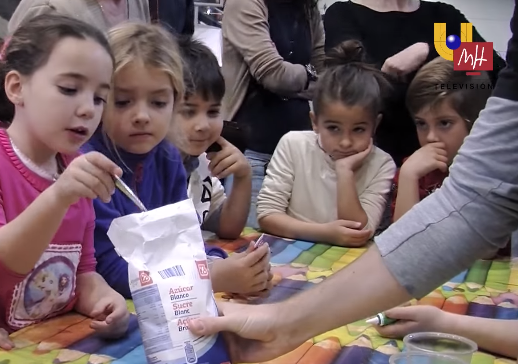 UniversidadMH's tweet photo. "El que escribe en el alma de un niño escribe para siempre". #DíaDelNiño #UMH #LoMásImportante #NuestroFuturo https://t.co/O28nRiBFfP