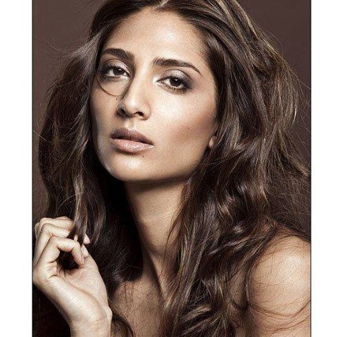  wishes our stunning a very Happy Birthday . Lots of love and 