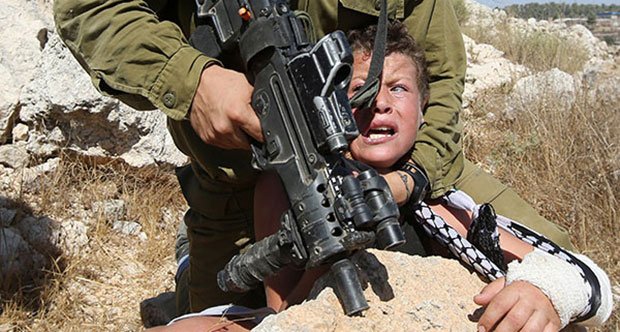 mucevherhanim's tweet photo. #DünyaÇocukHaklarıGünü Çocuklara izin verin yaşasın,oynasın,gülsün!
İzin verin savaşın anlamını bilmesin!
#Palestina https://t.co/THX5DWJmLR