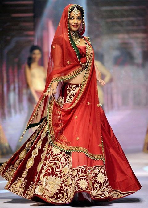 style india on X: How To Wear Your #Wedding #Lehenga #Dupatta In