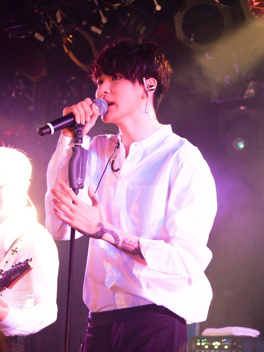 JKCTent's tweet photo. メンバー同士､息を合わせる姿はとにかくかっこよかったです!!
Keiさんのセクシーな歌声､Junさんのエッジの効いたギターサウンド､Akiさんの激しいドラムさばき…圧倒された方も多いのではないでしょうか｡ https://t.co/kQYIQA1oIO