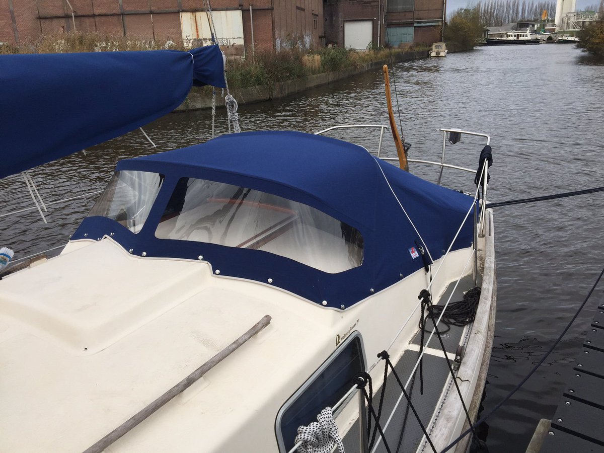 ZeilmakerijGrou's tweet photo. Mooie strakke kapjes geplaatst in #Zaandam bij @DZeilmakerij https://t.co/A54I2UTPeO