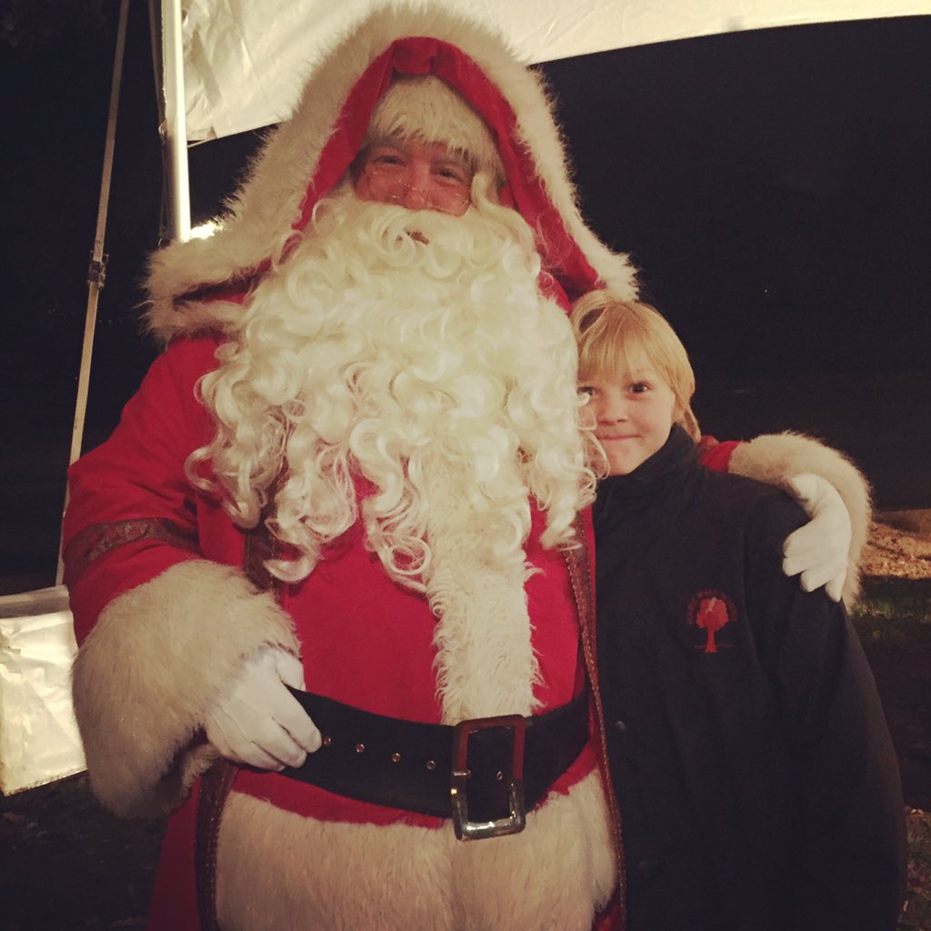 JadeParfitt1's tweet photo. Rosy cheeks and cuddles with Father Christmas! Thank you @WinterWonderLDN #HPWW for the best night last night! ⛄️🎁🎅🏼 https://t.co/ZJXfmYuBzR