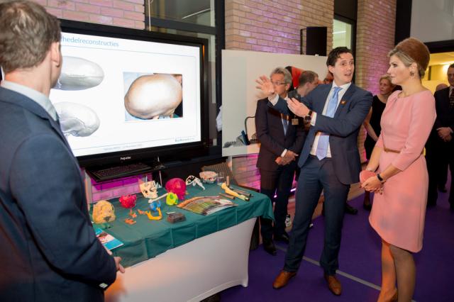Voordracht voor koningin Maxima: werkzaamheden van 3D Lab tijdens opening van nieuwe high-Tech operatiekamers(MITeC)