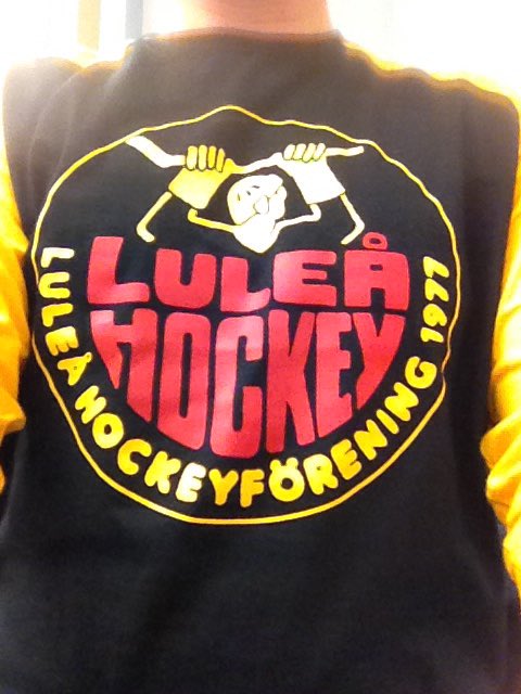 beeli22's tweet photo. Casual friday på jobbet idag... 😜 @Ontsnapping @sportklubb #rgtu https://t.co/35df89wCFx