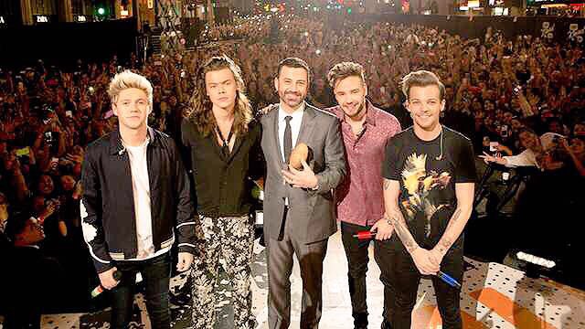 sammymarotta's tweet photo. @Jake_Marotta my Christmas list Peep @Harry_Styles pant shirt combo   #1DHarry #1DNiall #1DLiam #1DLouis #1DSam👨🏻 https://t.co/a1hPzMZsCI