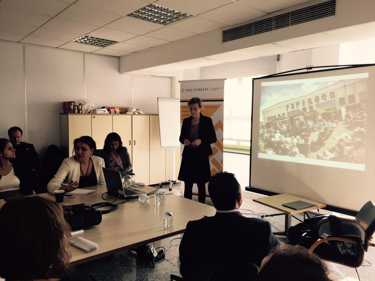 Arzu_Tekir's tweet photo. .@citiesforpeople 's Henriette Wamberg at City Design workshop at #LCS2015 organized by @WRISehirler https://t.co/sxrIQU7mmh