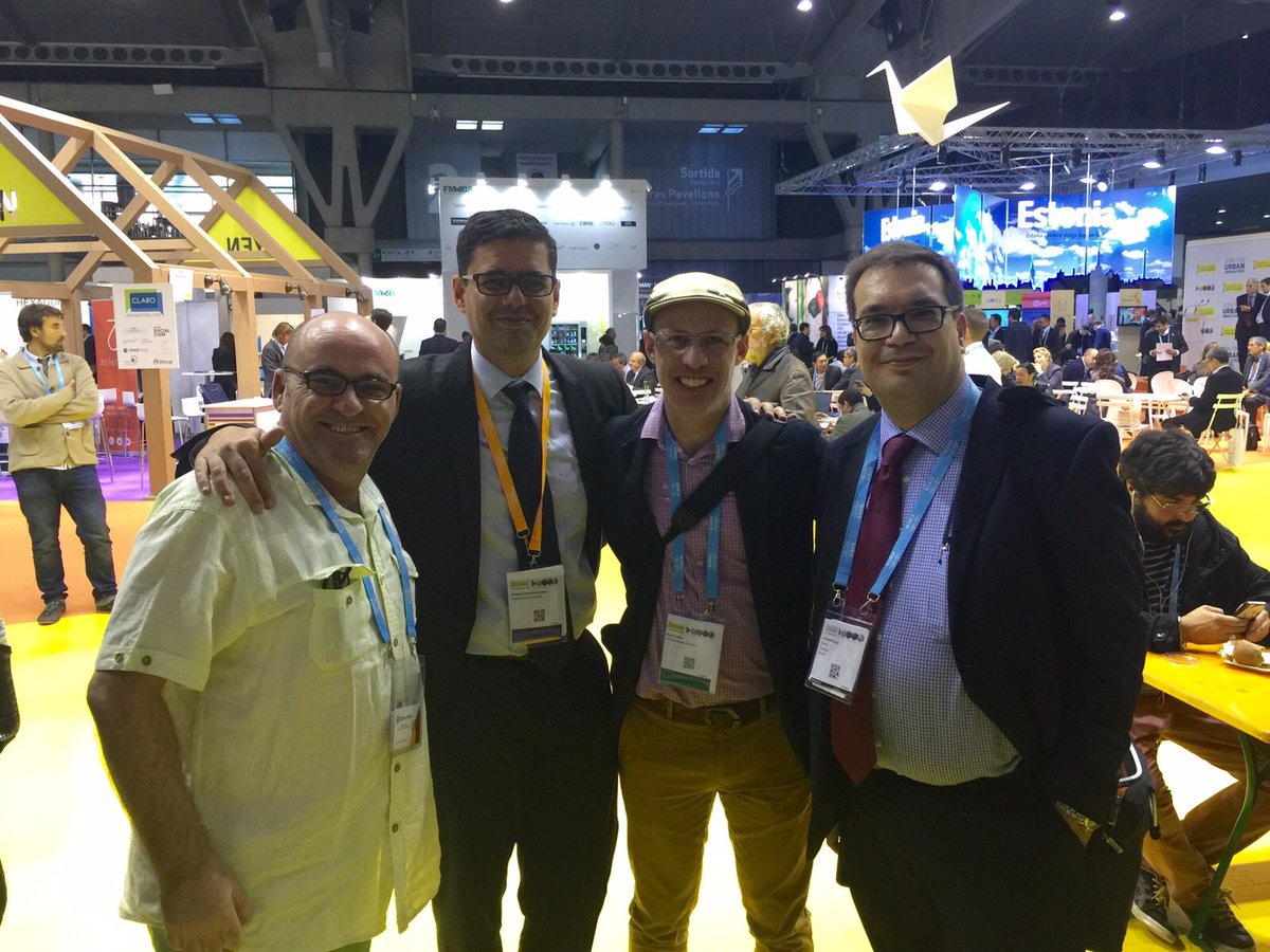 EasyonPAD's tweet photo. EasyonPAD attend the #SCEWC1; @fortizcrea , @boydcohen , Antonio Zaplana y @ditelnet . @iambientecities #SMARTCITY https://t.co/R3JbUmcXM5