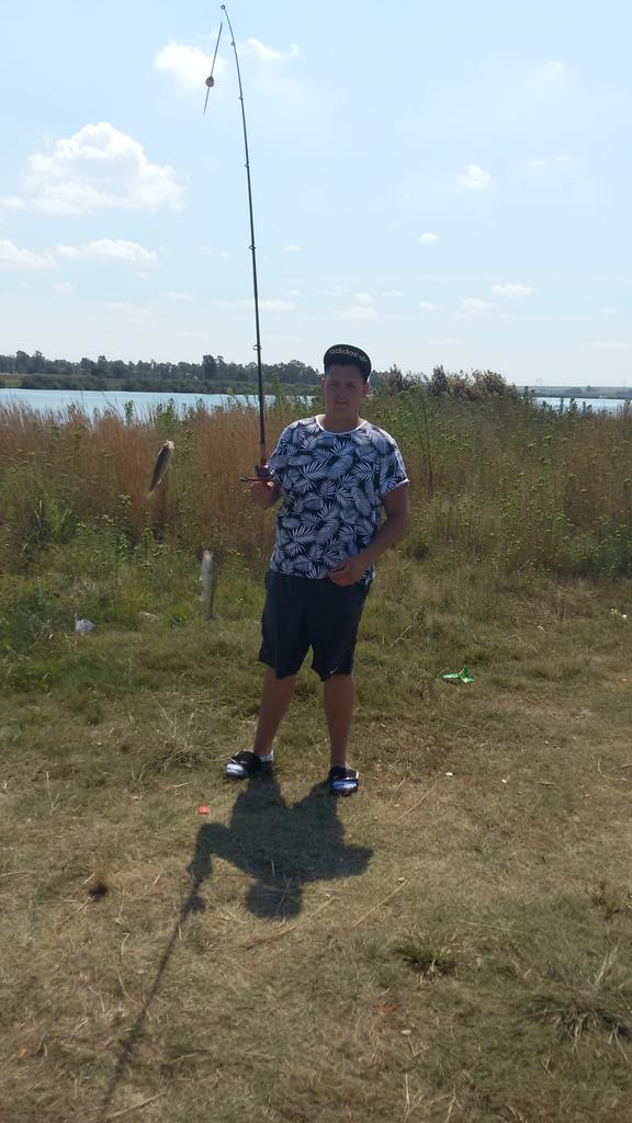 jackieroets04's tweet photo. 2 bass one rod...@dunamisrods @FishingOnline_ @BassFishnTips @AddictiveFish @Catch_more_fish @Take_Me_Fishing https://t.co/7VGDMz585g