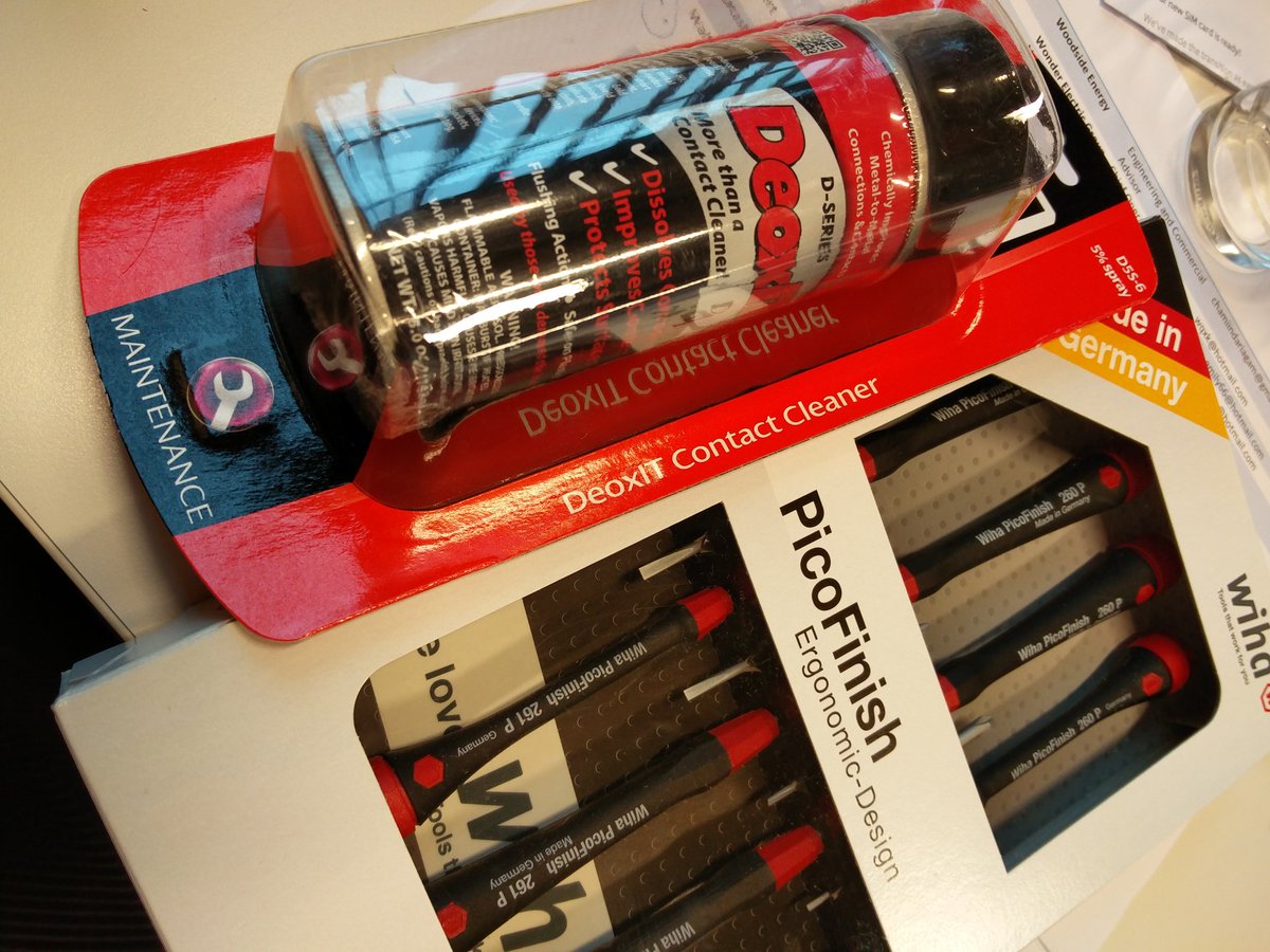 DJakovljevic's tweet image. In the post. Looking forward to the weekend and fixing some electronics #wiha #deoxit #lovetools